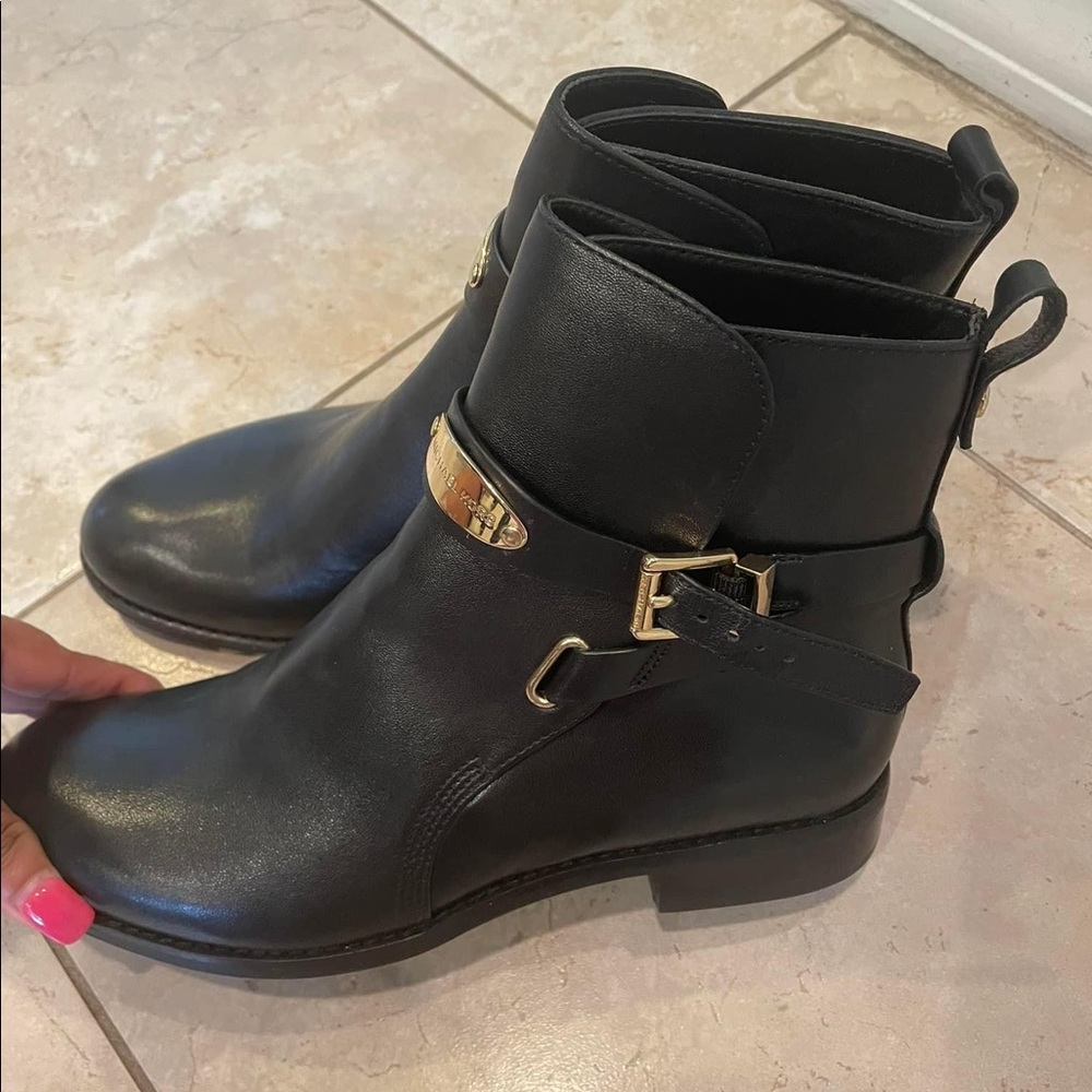 Michael kors boot brand new